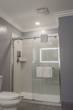 Lone Oak Lodge - Bathroom