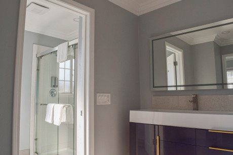 Lone Oak Lodge - Bathroom